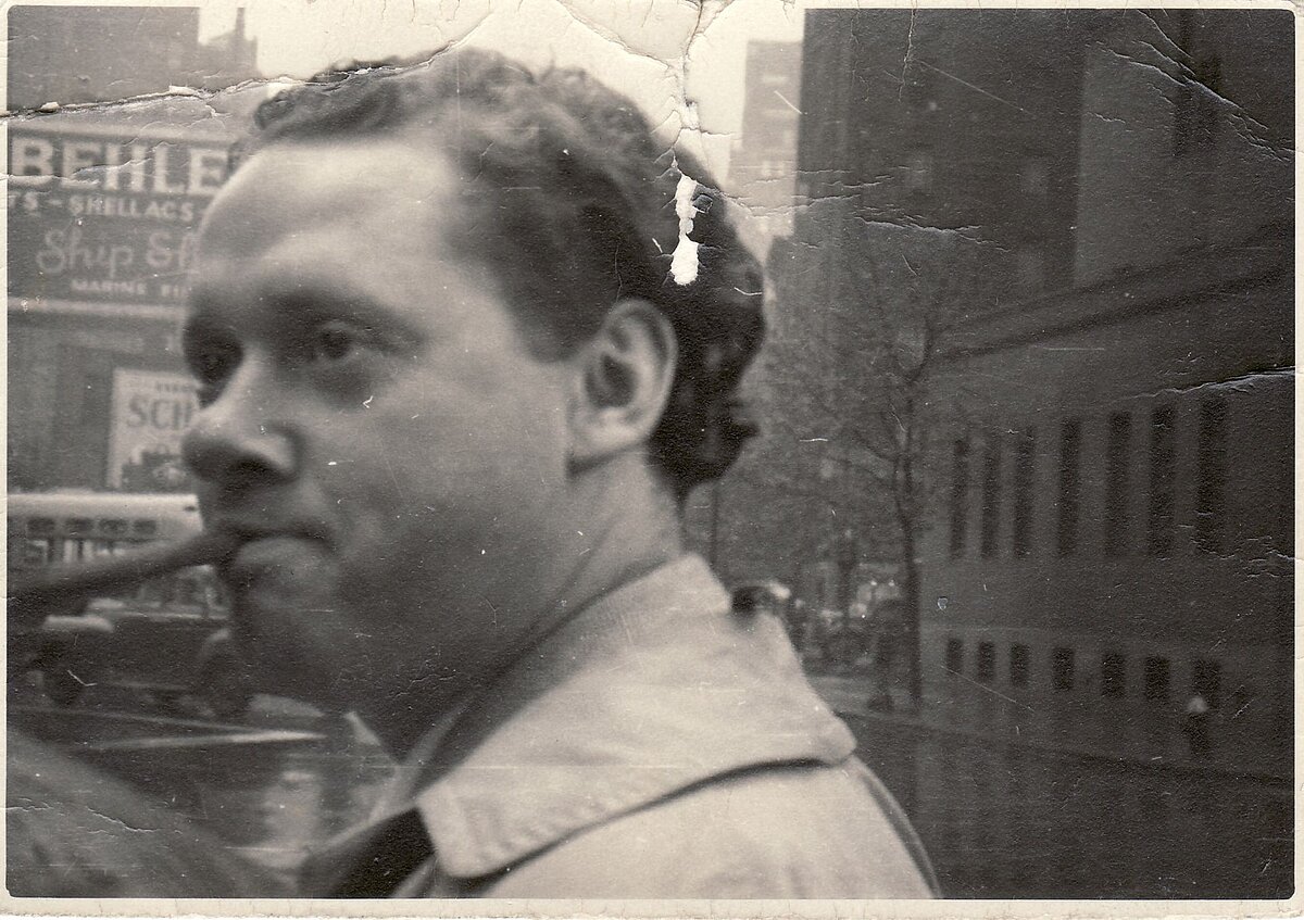 A photograph of Dylan Thomas believed to have been taken by the American poet and anthologist Oscar Williams between 1950 and 1953, during Dylan's literary tours of America.