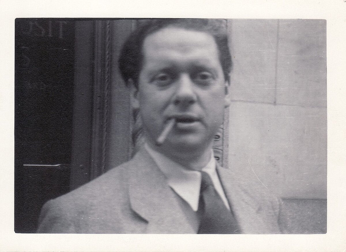 A photograph of Dylan Thomas believed to have been taken by the American poet and anthologist Oscar Williams between 1950 and 1953, during Dylan's literary tours of America.