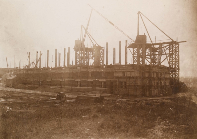 Scaffolding and cranes used to build The National Library of Wales, 1911-1916 npc